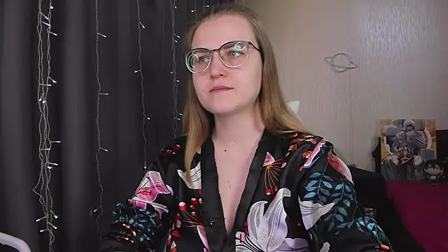 MissBrightShine online show from February 24, 11:41 am