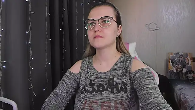 MissBrightShine online show from March 22, 12:08 pm