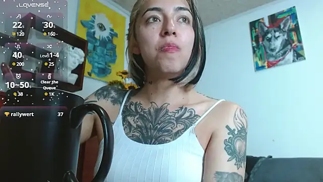 ZoeBakers  online show from February 19, 8:22 am