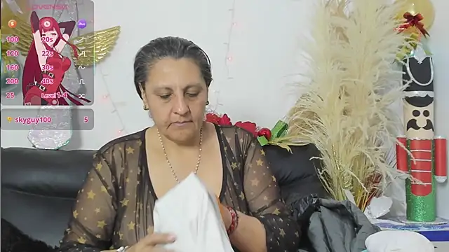 merlyna goldens online show from December 17, 12:05 am