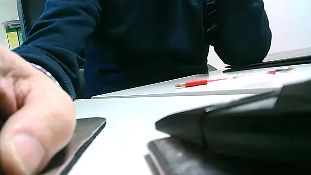 Snapshot of Gregcam chatting on December 2, 7:58 am Gregcam online show from December 2, 7:58 am