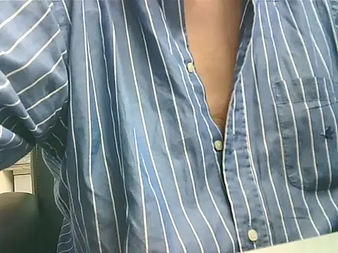 Snapshot of Gregcam chatting on June 6, 9:14 am Gregcam online show from June 6, 9:14 am