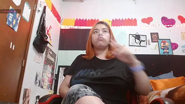Snapshot of Saray_extrovert_ chatting on July 9, 3:10 am Saray extrovert online show from July 9, 3:10 am