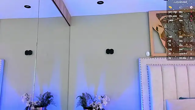 Paula Desousa online show from April 8, 4:29 pm