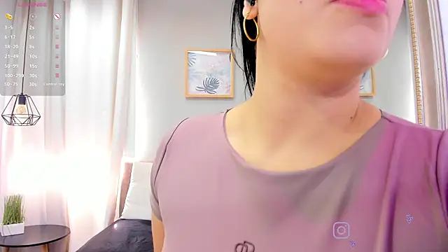 Snapshot of Paula_Desousa chatting on July 3, 7:53 pm Paula Desousa online show from July 3, 7:53 pm
