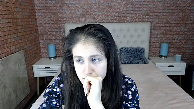 Holliy Cooper online show from January 30, 9:36 am