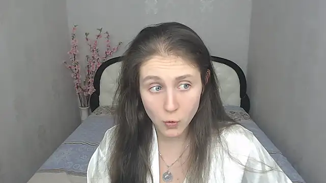 Holliy Cooper online show from February 19, 8:41 pm