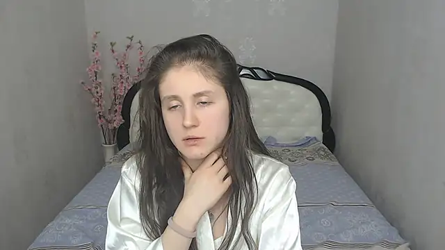 Holliy Cooper online show from February 19, 11:46 pm