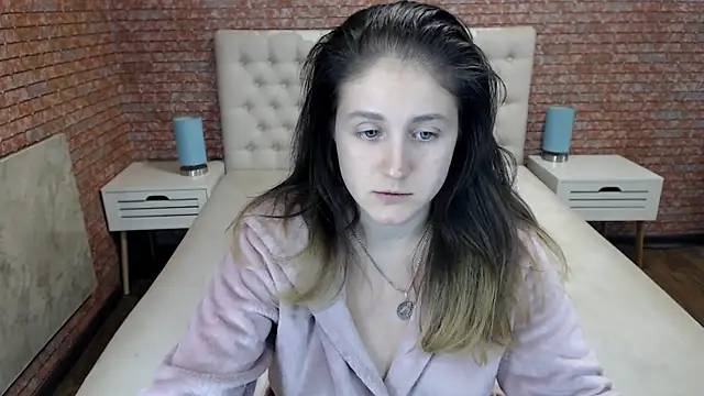 Holliy Cooper online show from September 30, 11:04 am