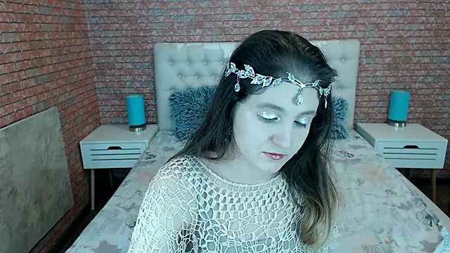 Holliy Cooper online show from November 24, 1:22 pm