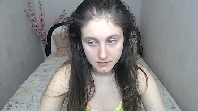 Holliy Cooper online show from May 20, 7:58 am