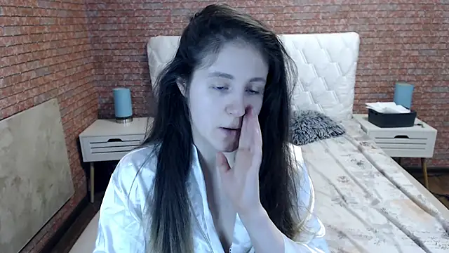 Holliy Cooper online show from May 26, 7:37 am