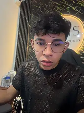 Austin connor  online show from June 18, 5:51 am