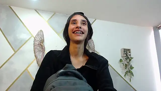 RoxanaCyrano  online show from January 7, 7:49 pm