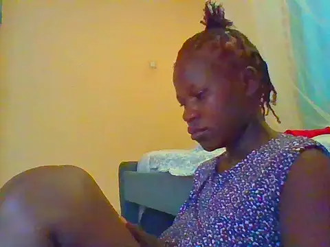prettychic5 online show from May 6, 7:02 am