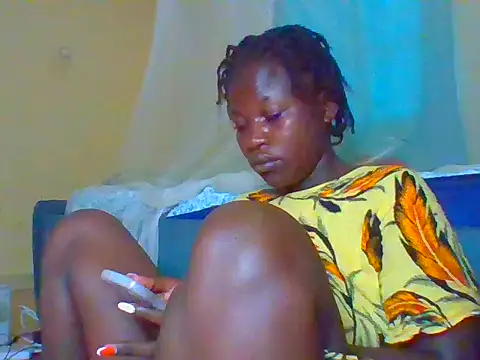 prettychic5 online show from May 18, 5:13 am