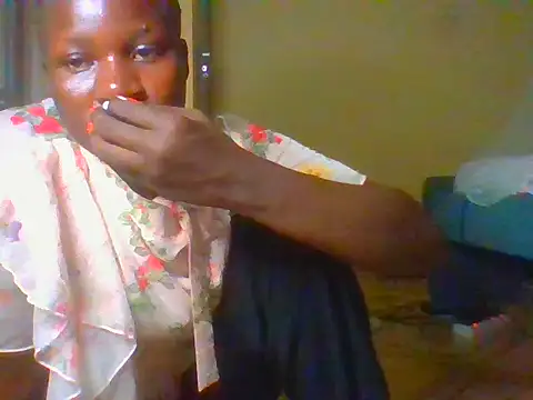 prettychic5 online show from May 22, 4:34 pm