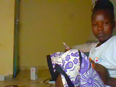prettychic5 online show from May 24, 4:12 pm