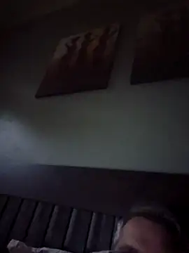 Snapshot of adriaan1975 chatting on November 27, 9:33 am adriaan1975 online show from November 27, 9:33 am