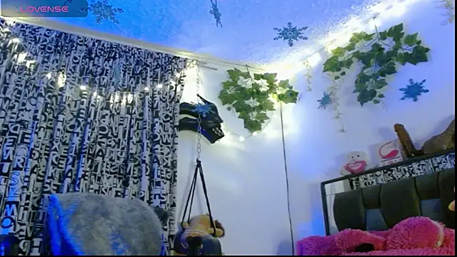 Snapshot of DULCE_ZOE chatting on January 4, 3:50 am DULCE ZOE online show from January 4, 3:50 am