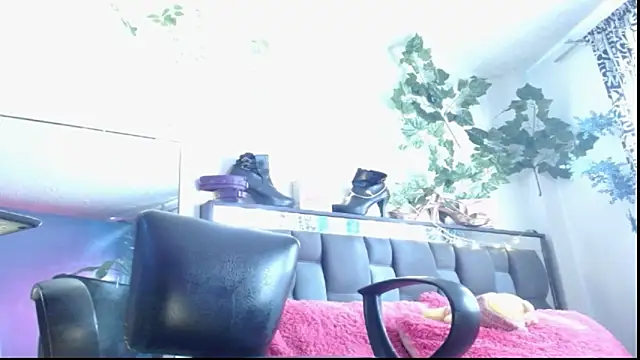 Snapshot of DULCE_ZOE chatting on March 12, 1:19 pm DULCE ZOE online show from March 12, 1:19 pm