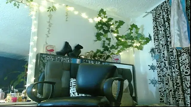 Snapshot of DULCE_ZOE chatting on March 19, 4:14 am DULCE ZOE online show from March 19, 4:14 am