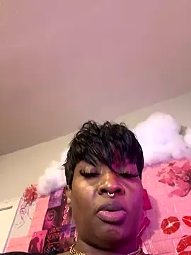 immona online show from September 9, 6:07 pm