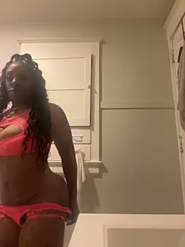 immona online show from October 28, 7:12 am