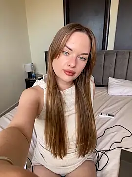 ElenaRebelle online show from February 20, 9:32 am