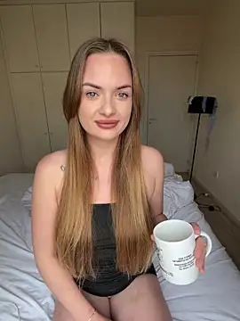 ElenaRebelle online show from April 27, 7:06 am