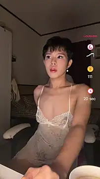 Plaxtique online show from January 10, 8:54 pm