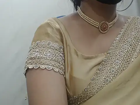 Snapshot of Lovely_Siri_23 chatting on April 11, 8:24 pm Lovely Siri 23 online show from April 11, 8:24 pm