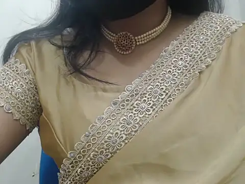 Snapshot of Lovely_Siri_23 chatting on April 12, 9:14 am Lovely Siri 23 online show from April 12, 9:14 am