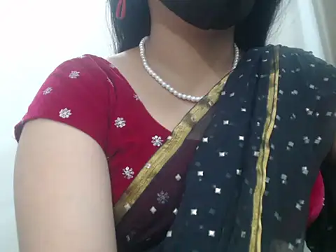 Snapshot of Lovely_Siri_23 chatting on April 14, 10:21 am Lovely Siri 23 online show from April 14, 10:21 am