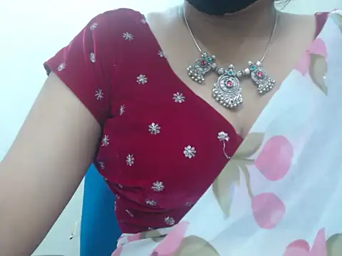 Snapshot of Lovely_Siri_23 chatting on April 16, 8:04 am Lovely Siri 23 online show from April 16, 8:04 am