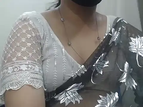 Snapshot of Lovely_Siri_23 chatting on April 24, 12:18 pm Lovely Siri 23 online show from April 24, 12:18 pm