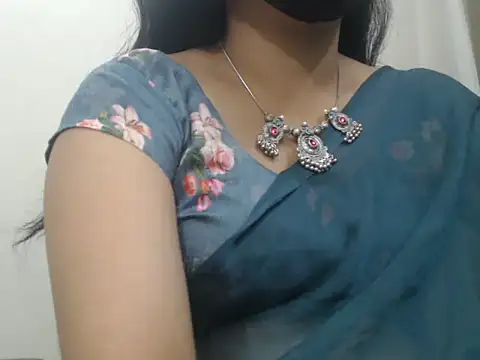 Snapshot of Lovely_Siri_23 chatting on April 26, 6:44 am Lovely Siri 23 online show from April 26, 6:44 am