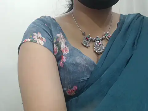 Snapshot of Lovely_Siri_23 chatting on April 26, 7:55 pm Lovely Siri 23 online show from April 26, 7:55 pm