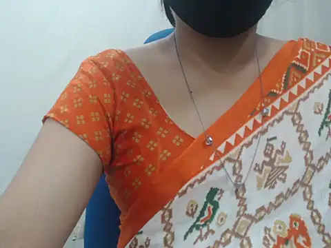 Snapshot of Lovely_Siri_23 chatting on May 5, 8:44 am Lovely Siri 23 online show from May 5, 8:44 am