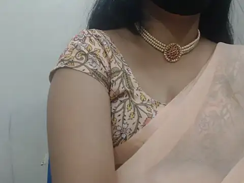 Snapshot of Lovely_Siri_23 chatting on May 7, 12:43 pm Lovely Siri 23 online show from May 7, 12:43 pm