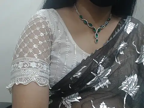 Snapshot of Lovely_Siri_23 chatting on May 9, 1:05 pm Lovely Siri 23 online show from May 9, 1:05 pm