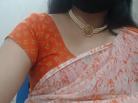 Snapshot of Lovely_Siri_23 chatting on July 20, 5:11 am Lovely Siri 23 online show from July 20, 5:11 am