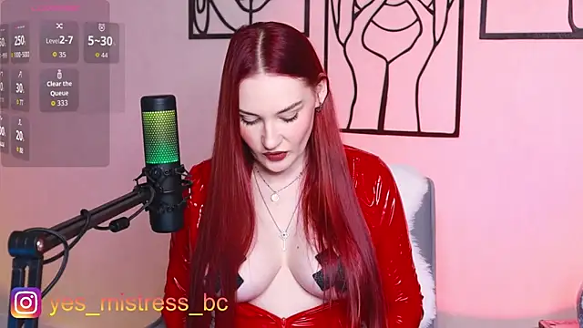 Snapshot of Vicky_Fetish chatting on June 1, 2:41 pm Vicky Fetish online show from June 1, 2:41 pm