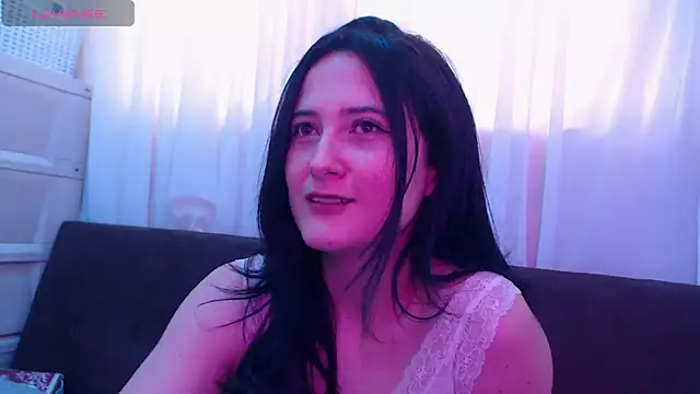 Snapshot of AlissonnFoxx chatting on June 6, 10:36 pm AlissonnFoxx online show from June 6, 10:36 pm