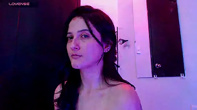 Snapshot of AlissonnFoxx chatting on June 12, 5:28 am AlissonnFoxx online show from June 12, 5:28 am