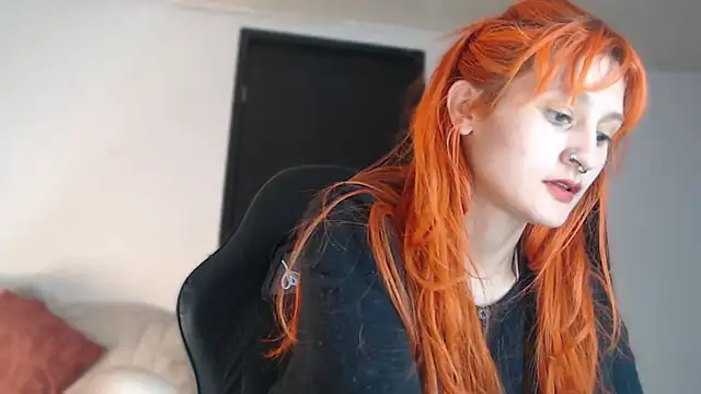 Snapshot of skinny_Raven chatting on May 23, 10:36 pm skinny Raven online show from May 23, 10:36 pm