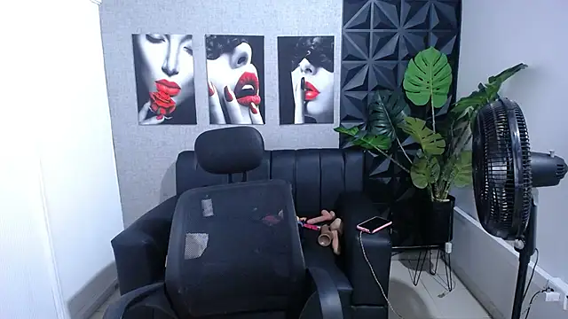 Snapshot of Valentinaa_mature chatting on May 29, 2:53 am Valentinaa mature online show from May 29, 2:53 am