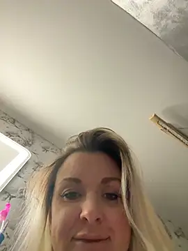 Bella-Tight online show from February 18, 7:10 pm