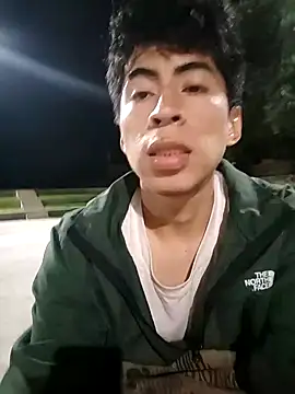 Snapshot of Alexander9827 chatting on December 25, 12:37 am Alexander9827 online show from December 25, 12:37 am