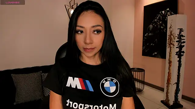 LizzHamilton   online show from January 13, 9:20 pm